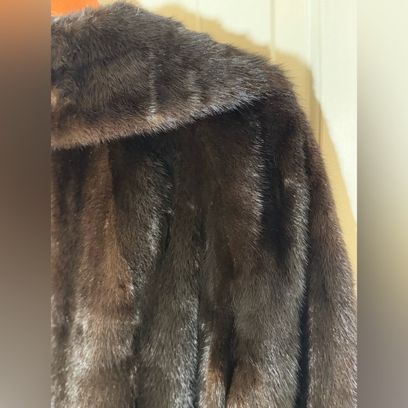 Vintage - Evans Furs/Bill Blass exclusive at Jordan Marsh - Picture 9 of 16